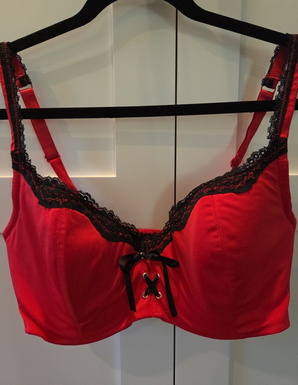 Frederick's of Hollywood Red and Black Lace Underwire Bra